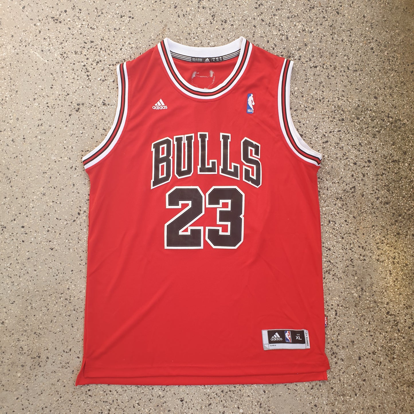 Adidas Michael Jordan Chicago Bulls Jersey (XL)