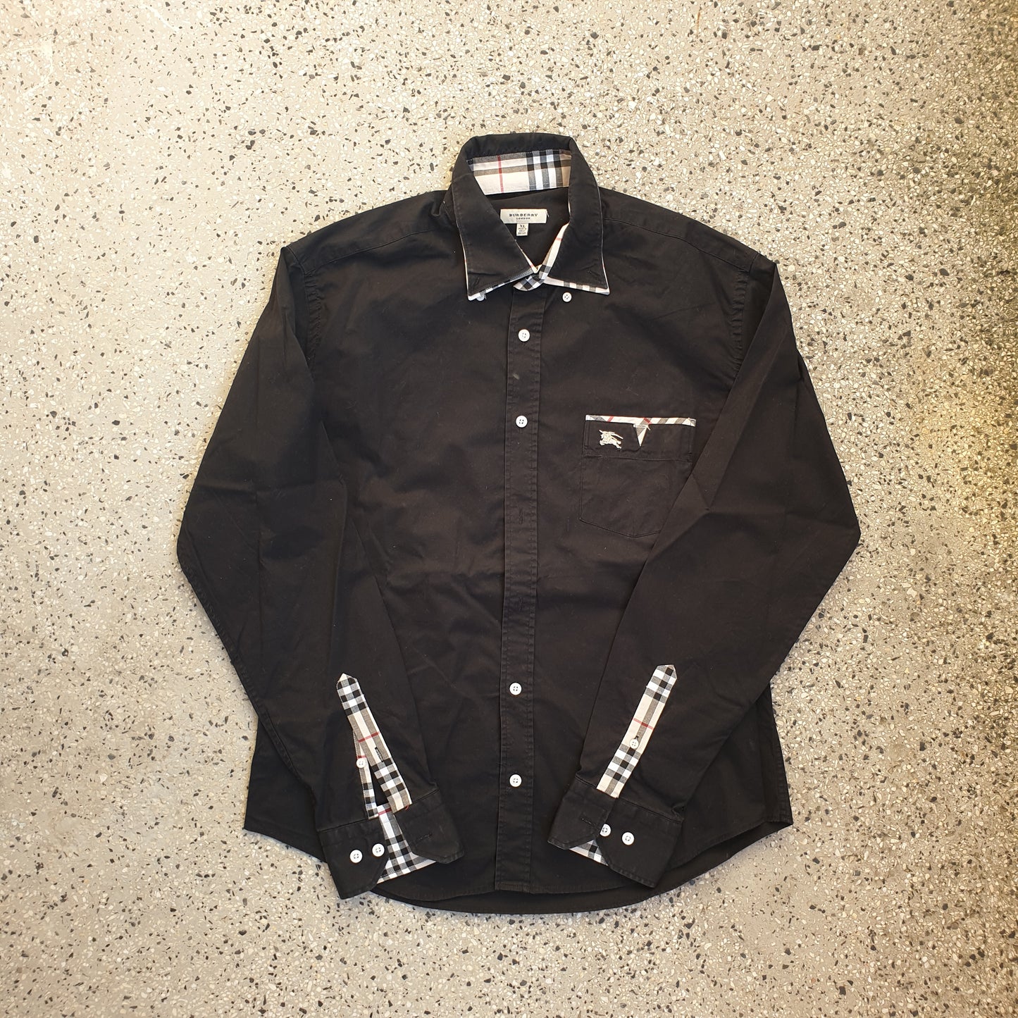 Burberry Button Up Shirt (M)