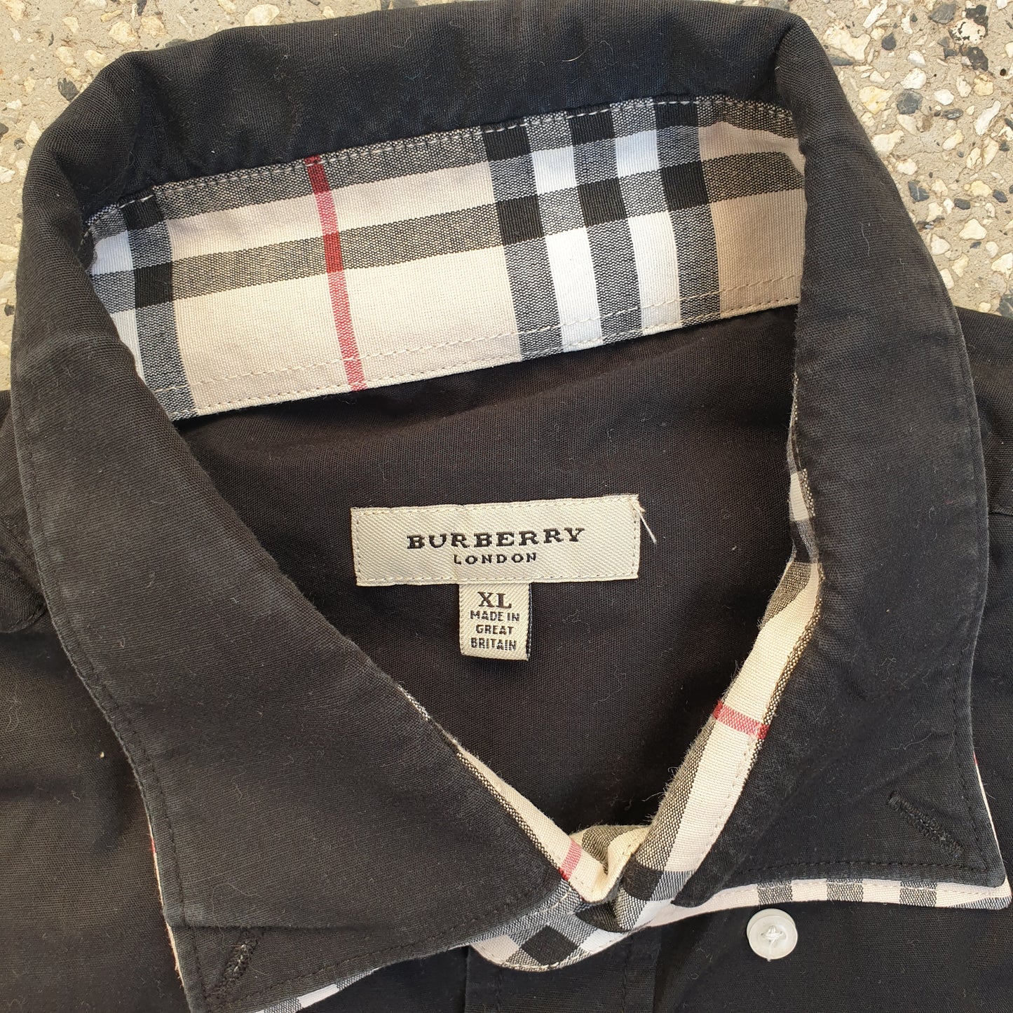 Burberry Button Up Shirt (M)