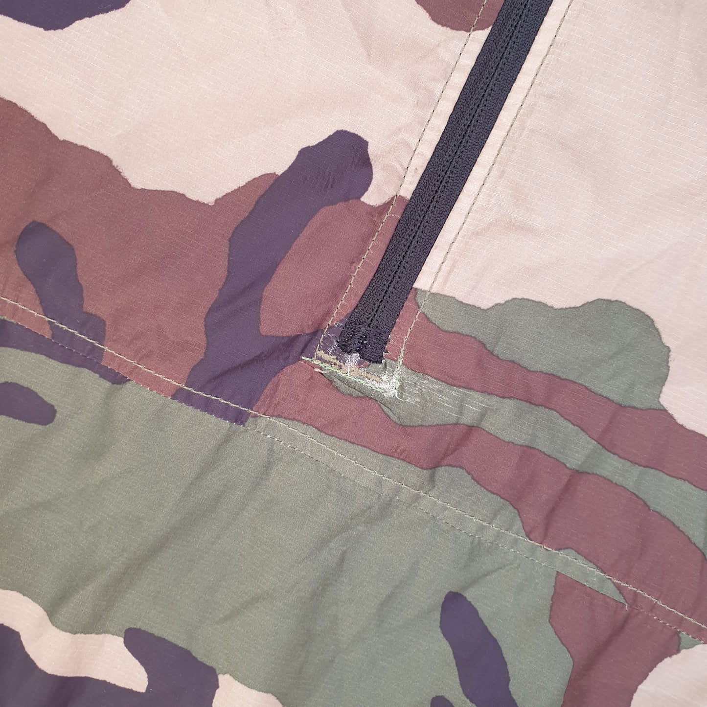 The North Face Windbreaker (M)