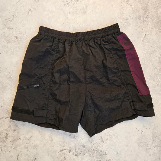 Vintage Jack Wolfskin Black Nylon Shorts (32)